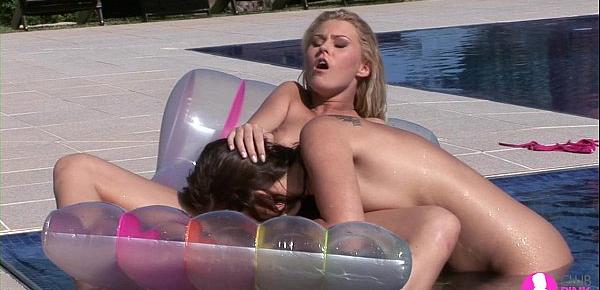  Lesbians lovers in the pool - Viv Thomas HD